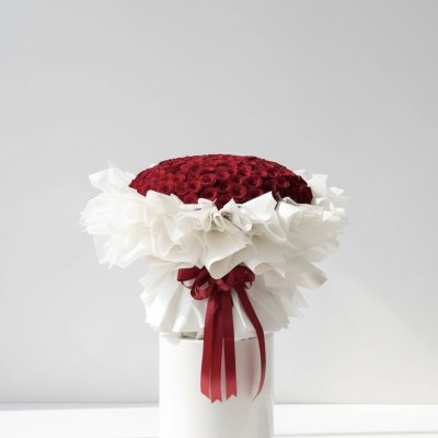 Valentines Day 100 Roses Bouquet - Red